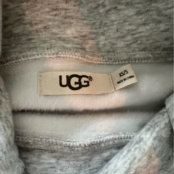 UGG Light Heather Gray Astrid Poncho - Like New Condition - XS/S - Picture 5 of 13
